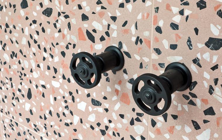 Trendy vibes for a private bathroom