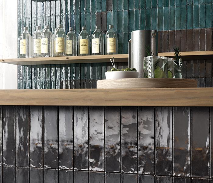 Go dramatic with metallic kitchen tiles that emphasize your style 165