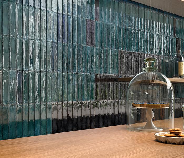 Go dramatic with metallic kitchen tiles that emphasize your style 165