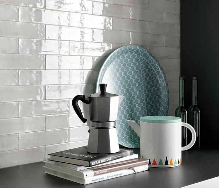 Go dramatic with metallic kitchen tiles that emphasize your style 165